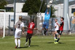 FC Ingolstadt - A - Junioren - 1.FC Saarbrücken - Hasenhüttl Patrick rechts rot FC Ingolstadt - Müller Alexander Torwart Saarbrücken - Foto: Jürgen Meyer