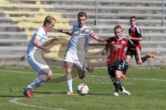 FC Ingolstadt - A - Junioren - 1.FC Saarbrücken - Schröder Dominik rot FC Ingolstadt mit der Chance zum 1:0 - Müller Alexander Torwart Saarbrücken - Hall Tim #5 weiß Saarbrücken - Foto: Jürgen Meyer