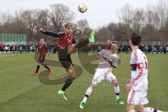 A-Junioren Bundesliga SW - FC Ingolstadt 04 - FC Bayern München - links Nico Dantscher in der Luft