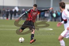 A-Junioren Bundesliga SW - FC Ingolstadt 04 - FC Bayern München - Valentin Micheli zieht ab