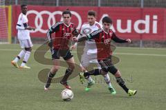 A-Junioren Bundesliga SW - FC Ingolstadt 04 - FC Bayern München - links Mateo Restrepo Mejia (FCI 2) und rechts Darius Jalinous