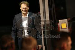 Audi Star Talk - Trainer FC Ingolstadt 04 Ralph Hasenhüttl Interview Gast bei Moderator Klaus Gronewald - kommt im Audi R8 vorgefahren