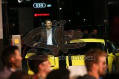 Audi Star Talk - Trainer FC Ingolstadt 04 Ralph Hasenhüttl Interview Gast bei Moderator Klaus Gronewald - kommt im Audi R8 vorgefahren