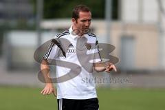 FC Ingolstadt - A-Junioren Bundesliga - Saison 2015/2016 - FC Ingolstadt 04- SC Freiburg - Trainer FC Ingolstadt Roberto Pätzold - Foto: Jürgen Meyer