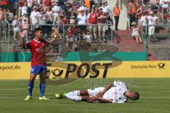 DFB-Pokal - 1. Runde - Fußball - FC Ingolstadt 04 - SpVgg Unterhaching - Marvin Matip (34, FCI) wurde gefoult und bleibt liegen