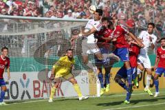 DFB-Pokal - 1. Runde - Fußball - FC Ingolstadt 04 - SpVgg Unterhaching - Torwart Stefan Marinovic , Kopfball Alfredo Morales (6, FCI)