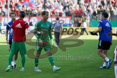 DFB-Pokal - 1. Runde - Fußball - FC Ingolstadt 04 - SpVgg Unterhaching - Spiel ist aus, Unterhaching siegt mit 2:1, Ingolstadt scheidet aus, Torwart Ramazan Özcan (1, FCI) und Torwart Örjan Haskjard Nyland (26, FCI)