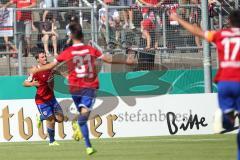 DFB-Pokal - 1. Runde - Fußball - FC Ingolstadt 04 - SpVgg Unterhaching - Tor 1:0 für Unterhachiing, links Markus Eisniedler trifft Jubel