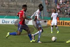 DFB-Pokal - 1. Runde - Fußball - FC Ingolstadt 04 - SpVgg Unterhaching - rechst Danny da Costa (21, FCI) und hinten Dominic Reisner (UHG)