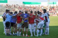 DFB-Pokal - 1. Runde - Fußball - FC Ingolstadt 04 - SpVgg Unterhaching - Spiel ist aus, Unterhaching siegt mit 2:1, Ingolstadt scheidet aus, Cheftrainer Ralph Hasenhüttl (FCI) mit einer Ansprache