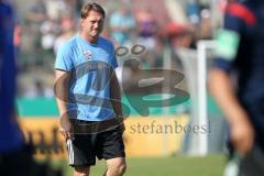 DFB-Pokal - 1. Runde - Fußball - FC Ingolstadt 04 - SpVgg Unterhaching - Cheftrainer Ralph Hasenhüttl (FCI) geht enttäuscht in die Pause