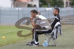 Regionalliga Bayern - FC Ingolstadt 04 II - FC Augsburg II -  Cheftrainer Stefan Leitl und Co-Trainer Ersin Demir am Spielfeldrand