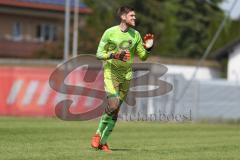 Regionalliga Bayern - FC Ingolstadt 04 II - SV 01 Viktoria Aschaffenburg - 5:3 - Wechsel Torwart Thomas Bauer (1) bedankt sich bei den Fans