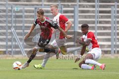 Regionalliga Bayern - FC Ingolstadt 04 II - FC Augsburg II -  links Ludwig Räuber (15) im Angriff