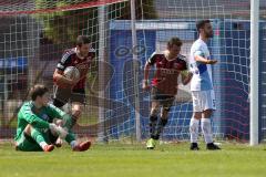 Regionalliga Bayern - FC Ingolstadt 04 II - SV 01 Viktoria Aschaffenburg - 5:3 - Tor Jubel durch Andreas Buchner (16), mitte Matthias Heiß (4)  und Torwart Peter Neuberger am Boden, rechts Fabian Galm (AB 4)