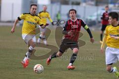 Regionalliga Bayern - FC Ingolstadt 04 II - SpVgg Bayreuth - links Anton Makarenko (SpVgg) und rechts Stefan Müller (10)