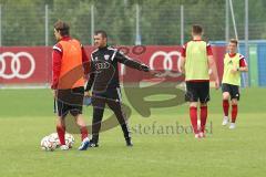 Regionalliga Bayern - FC Ingolstadt 04 II - U23 - Trainingsauftakt - Saison 2015/2016 - Co-Trainer Ersin Demir erklärt