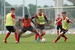 Regionalliga Bayern - FC Ingolstadt 04 II - U23 - Trainingsauftakt - Saison 2015/2016 - Aloy Ihenacho (11) und hinten Mathias Heiß