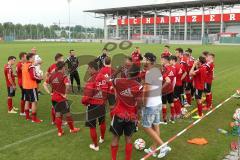Regionalliga Bayern - FC Ingolstadt 04 II - U23 - Trainingsauftakt - Saison 2015/2016 - Cheftrainer Stefan Leitl und Co-Trainer Ersin Demir in der Runde, Ansprache