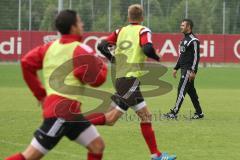 Regionalliga Bayern - FC Ingolstadt 04 II - U23 - Trainingsauftakt - Saison 2015/2016 - Co-Trainer Ersin Demir erklärt