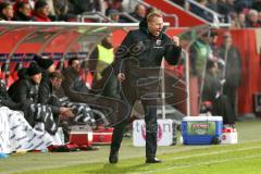 1. Bundesliga - Fußball - FC Ingolstadt 04 - SC Freiburg - Cheftrainer Maik Walpurgis (FCI) feuert sein Team an