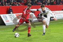 1. Bundesliga - Fußball - FC Ingolstadt 04 - SC Freiburg - Pascal Groß (10, FCI) Günter, Christian (30 Freiburg) Zweikampf