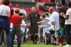 1. Bundesliga - Fußball - FC Ingolstadt 04 - Saisoneröffnung im Audi Sportpark - Einlauf der Spieler, Mannschaft, Fans, Jubel, abklatschen, Co-Trainer Patrick Westermann (FCI)