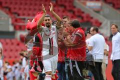 1. Bundesliga - Fußball - FC Ingolstadt 04 - Saisoneröffnung im Audi Sportpark - Einlauf der Spieler, Mannschaft, Fans, Jubel, abklatschen, Almog Cohen (36, FCI)