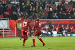 1. Bundesliga - Fußball - FC Ingolstadt 04 - SC Freiburg - Freistoß Markus Suttner (29, FCI) Tor zum 1:2 Jubel mit Pascal Groß (10, FCI)