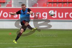 1. Bundesliga - Fußball - FC Ingolstadt 04 - Saisoneröffnung im Audi Sportpark - Showtraining - Nico Rinderknecht (22, FCI)