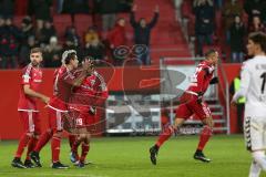 1. Bundesliga - Fußball - FC Ingolstadt 04 - SC Freiburg - Freistoß Markus Suttner (29, FCI) Tor zum 1:2 Jubel mit Lukas Hinterseer (16, FCI) Mathew Leckie (7, FCI) Darío Lezcano (11, FCI) Marcel Tisserand (32, FCI)