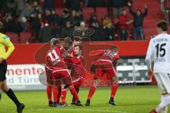 1. Bundesliga - Fußball - FC Ingolstadt 04 - SC Freiburg - Freistoß Markus Suttner (29, FCI) Tor zum 1:2 Jubel mit Lukas Hinterseer (16, FCI) Mathew Leckie (7, FCI) Darío Lezcano (11, FCI) Marcel Tisserand (32, FCI)