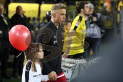 1. Bundesliga - Fußball - Borussia Dortmund - FC Ingolstadt 04 - 1:0 - Einmarsch Sonny Kittel (21, FCI)