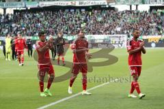 1. Bundesliga - Fußball - VfL Wolfsburg - FC Ingolstadt 04 - Spiel ist aus 3:0 Niederlage für den FCI, das Team bedankt sich bei den Fans, Darío Lezcano (11, FCI) Anthony Jung (3, FCI) Marvin Matip (34, FCI) Pascal Groß (10, FCI)