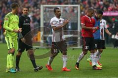 1. Bundesliga - Fußball - FC Bayern - FC Ingolstadt 04 - Marvin Matip (34, FCI), Marcel Tisserand (32, FCI)  bedanken sich bei den mitgereisten Fans