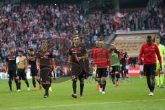 1. Bundesliga - Fußball - 1. FC Köln - FC Ingolstadt 04 - Spiel ist aus, Niederlage, hängende Köpfe, bedanken sich bei mitgereisten Fans, vorne Lukas Hinterseer (16, FCI) Pascal Groß (10, FCI)