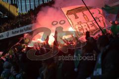 1. Bundesliga - Fußball - Werder Bremen - FC Ingolstadt 04 - Feuer Bengalo Fans Bremen