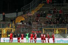 1. Bundesliga - Fußball - SV Darmstadt 98 - FC Ingolstadt 04 - Spiel ist aus erster Saisonsieg für den FCI, die FCI Fans feiern ihr Team