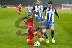 1. BL - Saison 2016/2017 - Hertha BSC - FC Ingolstadt 04 - Lezcano Farina,Dario (#37 FCI) wird gefoult von Sebastian Langcamp (#15 Hertha) - Foto: Meyer Jürgen