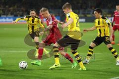 1. Bundesliga - Fußball - Borussia Dortmund - FC Ingolstadt 04 - Sturm Sonny Kittel (21, FCI) Matthias Ginter (BVB 28) Gonzalo Castro (BVB 27) Shinji Kagawa (BVB 23)