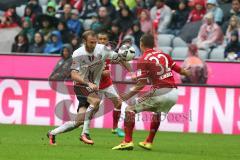 1. Bundesliga - Fußball - FC Bayern - FC Ingolstadt 04 - Moritz Hartmann (9, FCI) gegen Joshua Kimmich (32 Bayern)