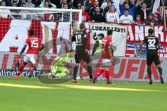 1. BL - Saison 2016/2017 - FSV Mainz 05 - FC Ingolstadt 04 - Ørjan Nyland (#26 FCI) hält den Ball sicher  -Foto: Meyer Jürgen