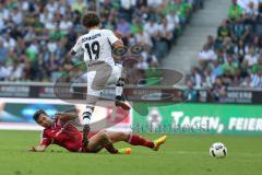 1. Bundesliga - Fußball - Borussia Mönchengladbach - FC Ingolstadt 04 - 2:0 - Zweikampf am Boden Markus Suttner (29, FCI)  und oben Max Christiansen (19, FCI)