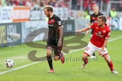 1. BL - Saison 2016/2017 - FSV Mainz 05 - FC Ingolstadt 04 - Moritz Hartmann (#9 FCI) - Daniel Brosinski (#18 Mainz) - Foto: Meyer Jürgen