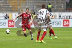 1. Bundesliga - Fußball - Eintracht Frankfurt - FC Ingolstadt 04 - Pascal Groß (10, FCI) David Abraham (19 Frankfurt)