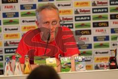 1. Bundesliga - Fußball - SC Freiburg - FC Ingolstadt 04 - Pressekonferenz nach dem Spiel, Cheftrainer Christian Streich (Trainer Freiburg)