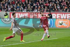 1. Bundesliga - Fußball - Eintracht Frankfurt - FC Ingolstadt 04 - Romain Brégerie (18, FCI) trifft zum 0:1, Torwart Lukas Hradecky (1 Frankfurt) ohne Chance, David Abraham (19 Frankfurt) schaut zu