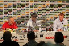 1. Bundesliga - Fußball - SC Freiburg - FC Ingolstadt 04 - Pressekonferenz nach dem Spiel, Cheftrainer Christian Streich (Trainer Freiburg)  und rechts Cheftrainer Maik Walpurgis (FCI)