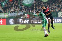 1. Bundesliga - Fußball - Werder Bremen - FC Ingolstadt 04 - Zlatko Junuzovic (16 Bremen) rechts Marvin Matip (34, FCI)