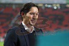 1. Bundesliga - Fußball - Bayer Leverkusen - FC Ingolstadt 04 - Cheftrainer Roger Schmidt (Leverkusen) vor dem Spiel